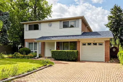 18 Lisburn Crescent, Toronto, On M2j 2z5