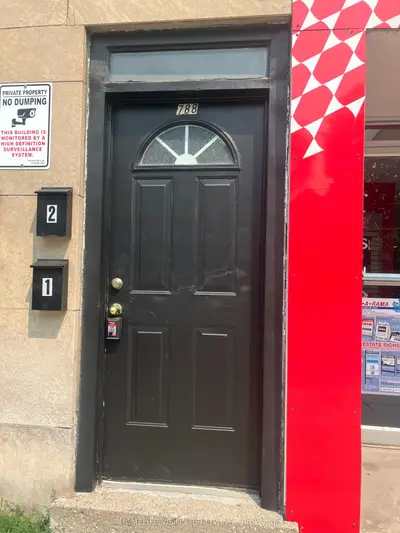 788 Eglinton Avenue E 1, Toronto, On M4g 2l1