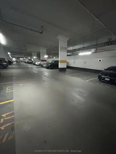 15 Fort York Boulevard, Toronto, On M5v 3y4