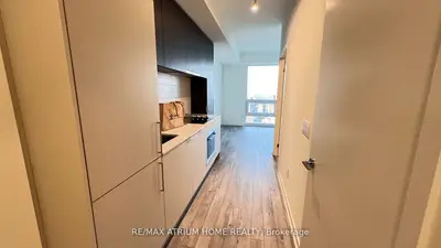 89 Church Street 4705, Toronto, On M5c 2g3