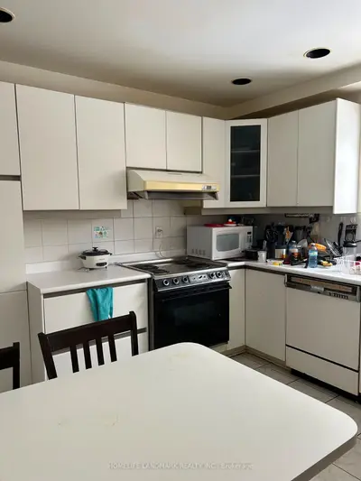 105 Whitehorn Crescent, Toronto, On M2j 3b1
