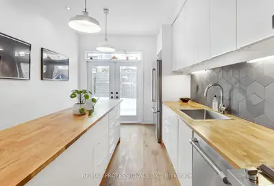Duplex in Toronto