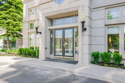 8 Covington Road 808, Toronto, On M6a 3e5