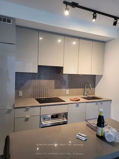 7 Greenville Street 803, Toronto, On M4y 0e9
