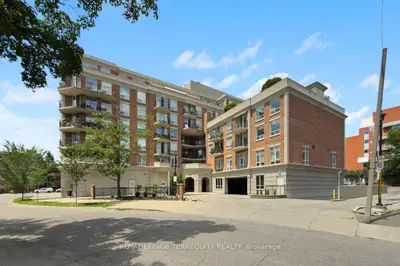 Condo Apartment in Toronto