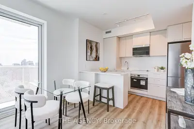 10 Oak Street 2403, Toronto, On M5a 0z1