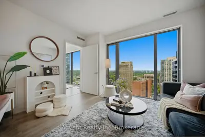 8 Cumberland Street 2308, Toronto, On M4w 0b6
