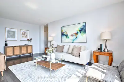5 Parkway Forest Drive 711, Toronto, On M2j 1l2