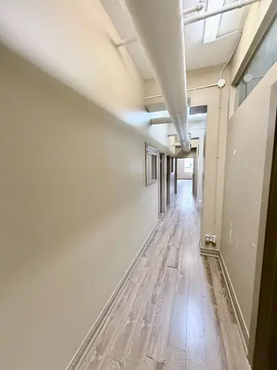 69 Queen Street E 200, Toronto, On M5c 1r8