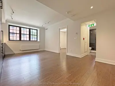 2 Clarendon Avenue 108, Toronto, On M4v 1h9