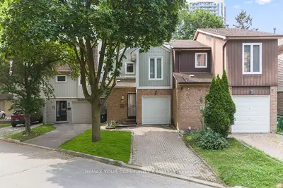 15 Clematis Road, Toronto, On M2j 4x1