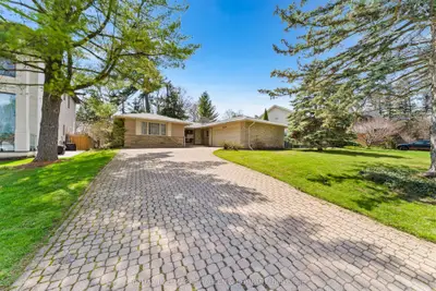45 Hi Mount Drive, Toronto, On M2k 1x3