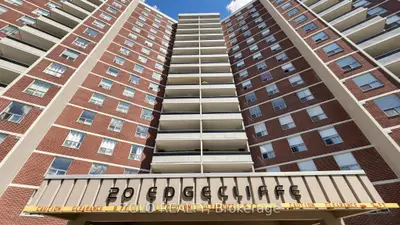 20 Edgecliff Golfway 915, Toronto, On M3c 3a4
