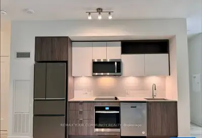 60 Princess Avenue 102 Se, Toronto, On M5a 2c7