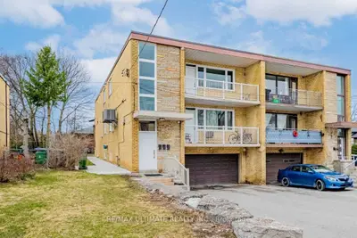 Triplex in Toronto