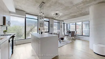 Condo Apartment in Toronto