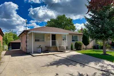 19 Granite Street, Toronto, On M3h 3k1