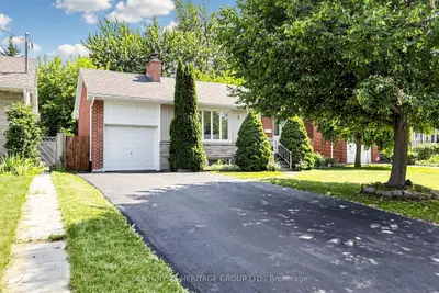 11 Elynhill Drive, Toronto, On M2r 1c5