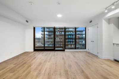 36 Brentcliffe Road 801, Toronto, On M4g 0e1