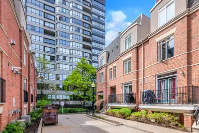 Condo Townhouse in Toronto