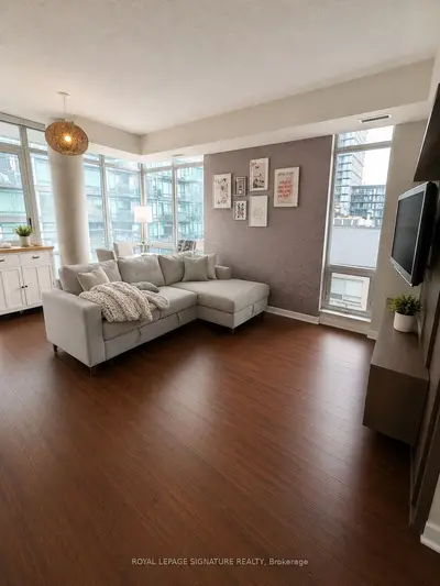 Condo Apartment in Toronto