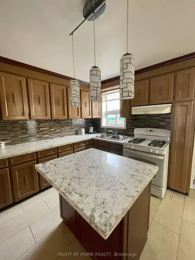 693 Ossington Avenue, Toronto, On M6g 3t6