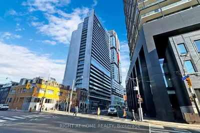 Condo Apartment in Toronto