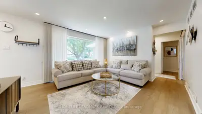 30 Paperbirch Drive, Toronto, On M3c 2e7