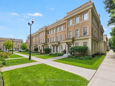 30 Hargrave Lane 14, Toronto, On M4n 0a4