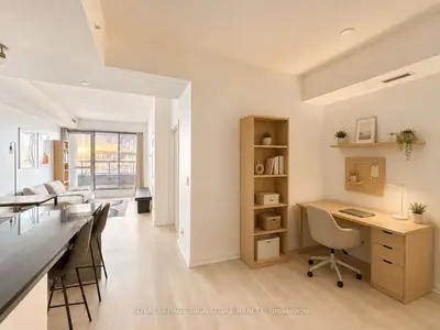 Condo Apartment in Toronto
