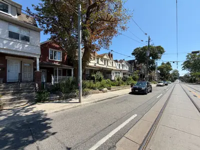 429 Ossington Avenue Main, Toronto, On M6j 3a6