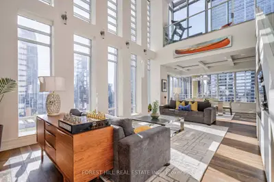 8 Colborne Street Ph2701, Toronto, On M5e 1a1