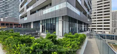 8 Eglinton Avenue E 1711, Toronto, On M4p 0c1