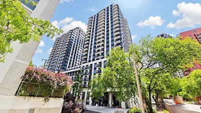 91 Montclair Avenue 822, Toronto, On M5p 0b1