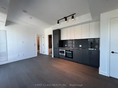 91 Montclair Avenue 822, Toronto, On M5p 0b1