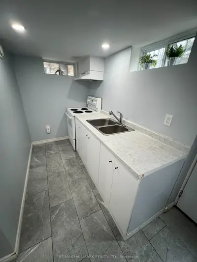 102 Barton Avenue #basement, Toronto, On M6g 1p6