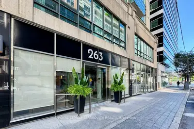 Condo Apartment in Toronto