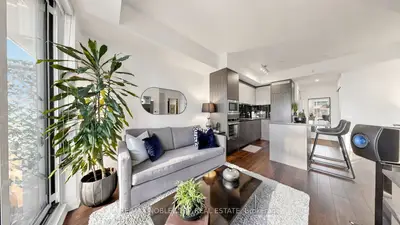 Condo Apartment in Toronto