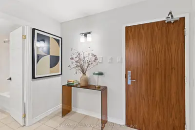 914 Yonge Street 1603, Toronto, On M4w 3c8