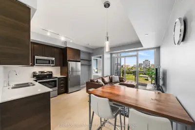 50 Bruyeres Mews 1001, Toronto, On M5v 0a7
