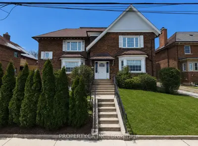 Duplex in Toronto