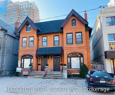 Triplex in Toronto