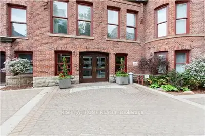 Condo Apartment in Toronto