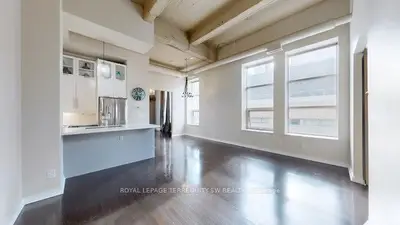 Condo Apartment in Toronto