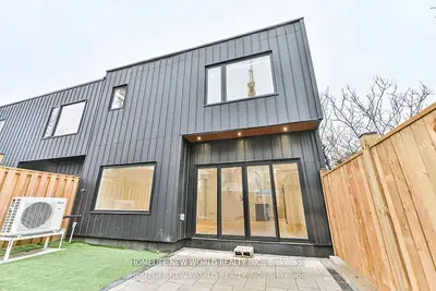 995 Dufferin Street Laneway, Toronto, On M6h 4b2