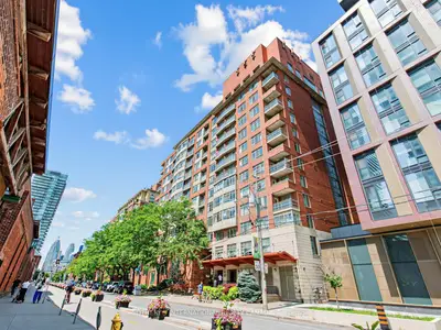 Co-op Apartment in Toronto