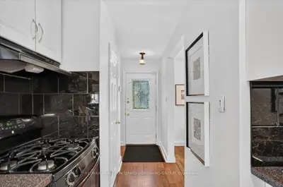 122 Mcgillivray Avenue, Toronto, On M5m 2y6
