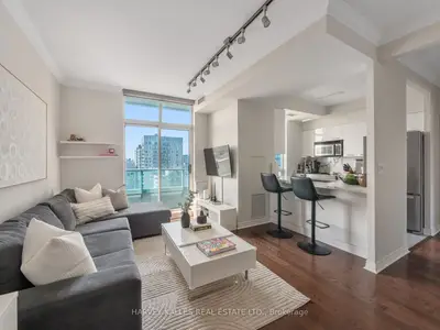 212 Eglinton Avenue E Ph303, Toronto, On M4p 0a3