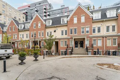 Condo Townhouse in Toronto