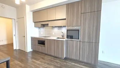 8 Eglinton Avenue 1201, Toronto, On M4p 0c1